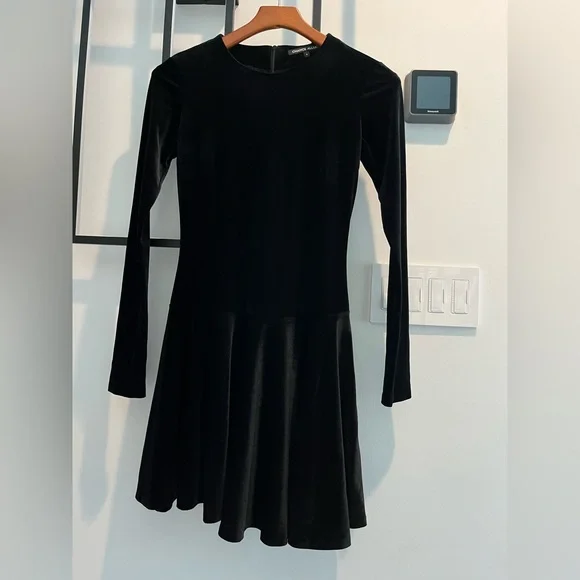 Black Velvet Long-Sleeve Midi Dress - Picture 7 of 14